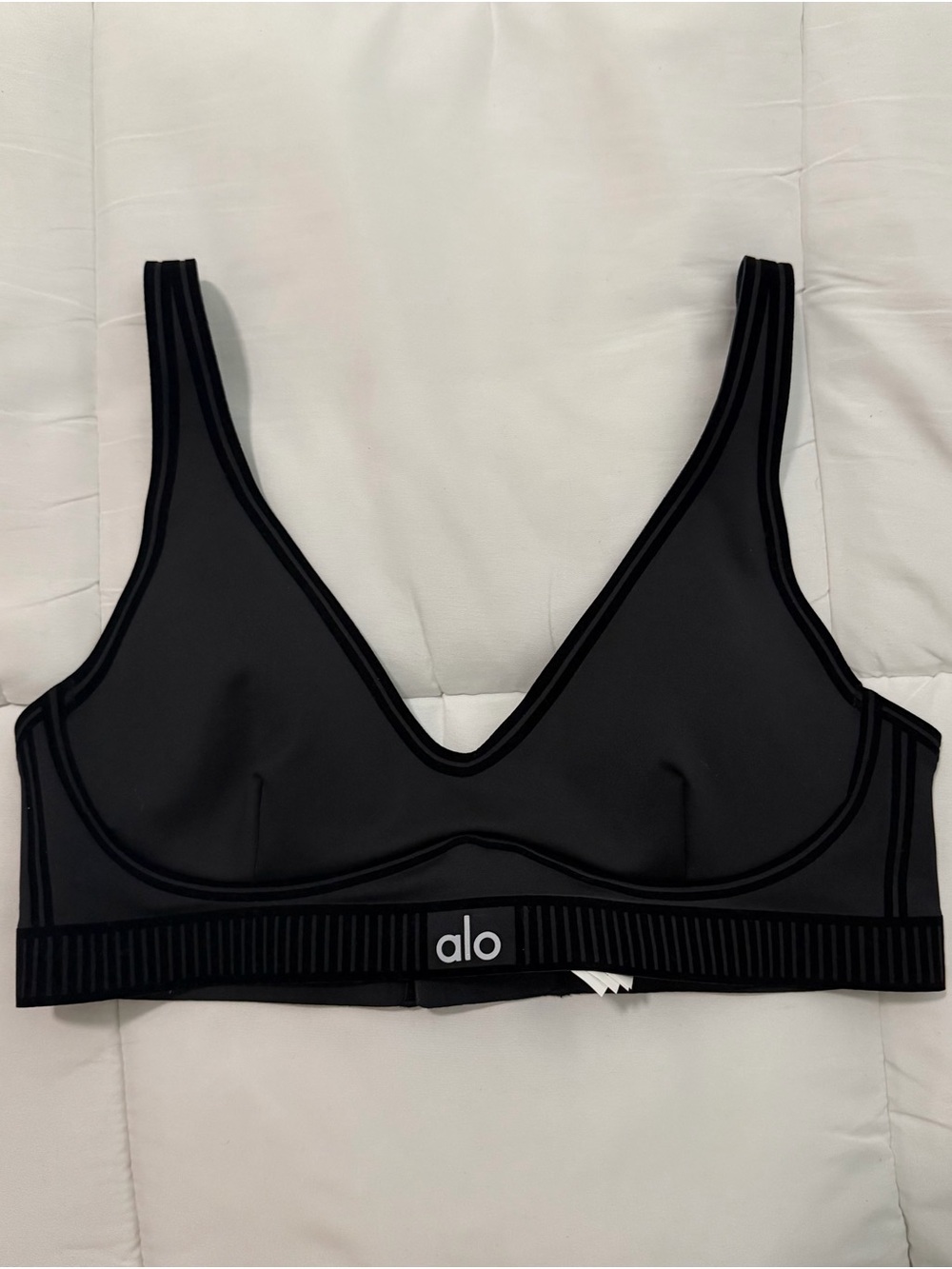 Alo Yoga Airlift Line Up Bra - Size Small NWOT